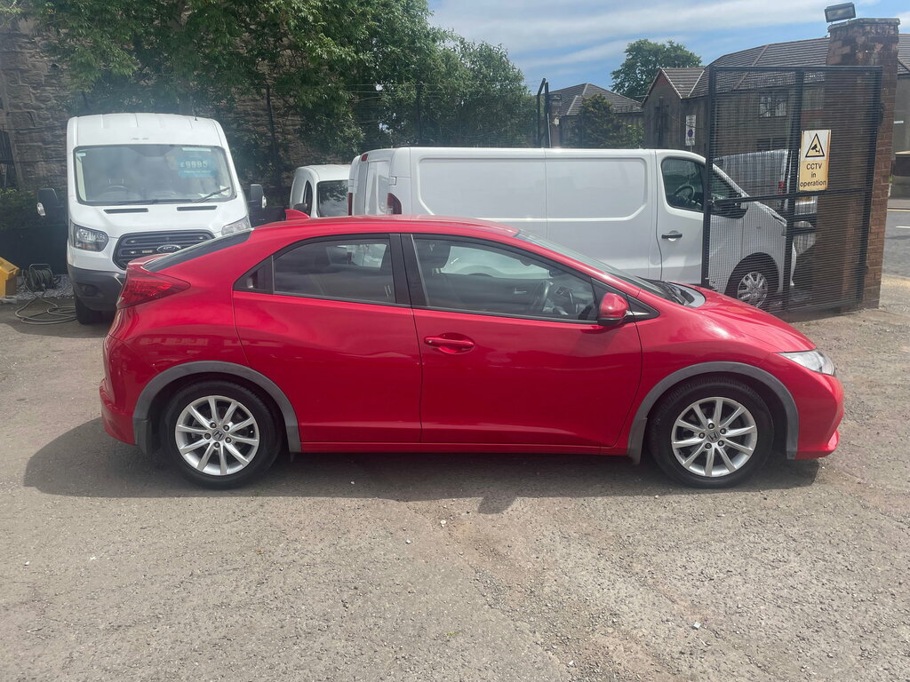 Honda Civic Civic Hatchback Red #3