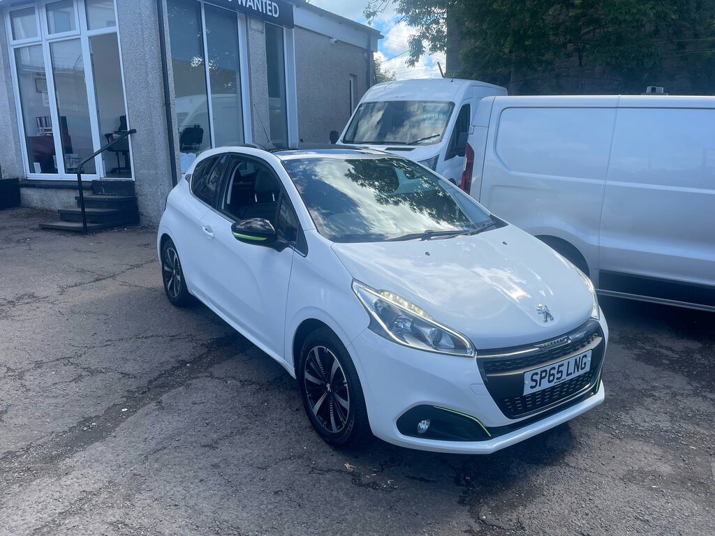 Peugeot 208 1.2 Puretech Allure Hatchback Eu White
