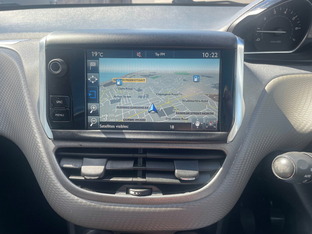 Peugeot 208 Access Plus White #15