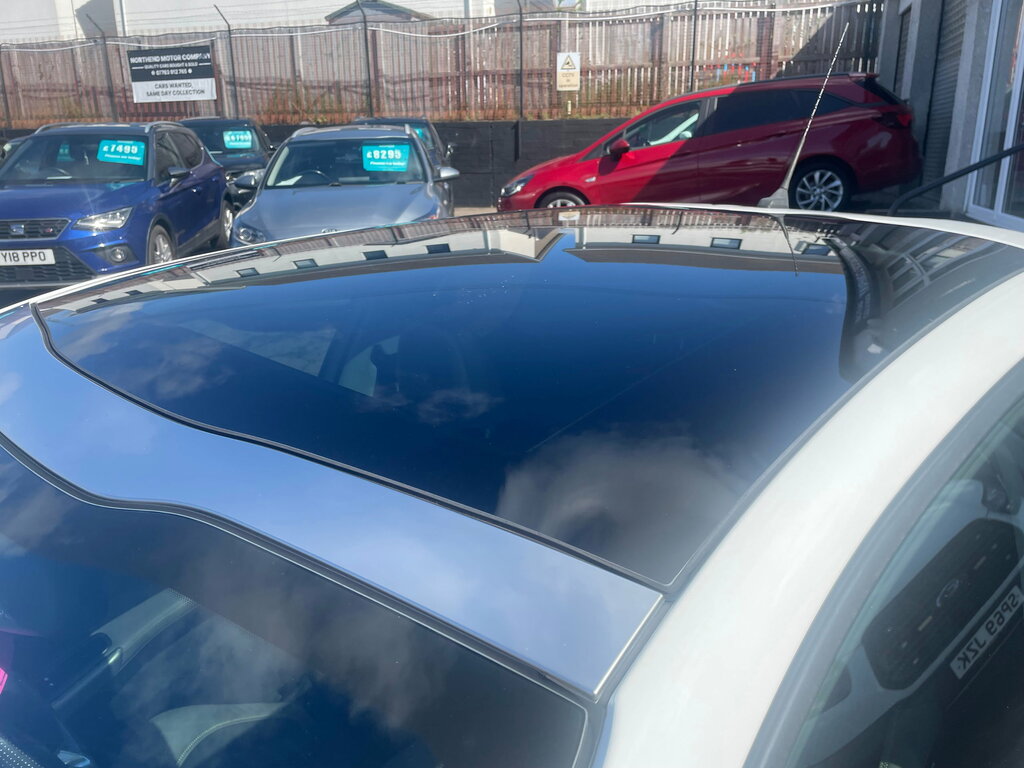 Peugeot 208 Access Plus White #8