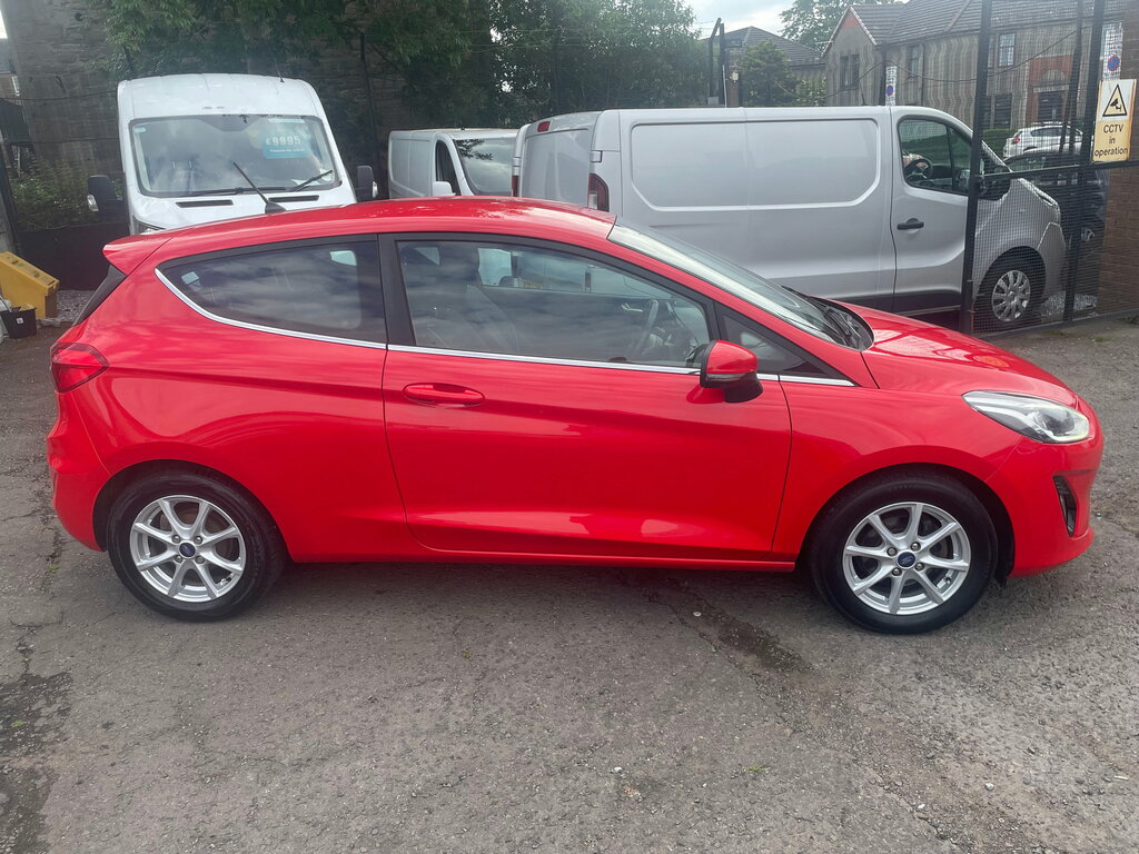 Ford Fiesta Fiesta Hatchback Red #3