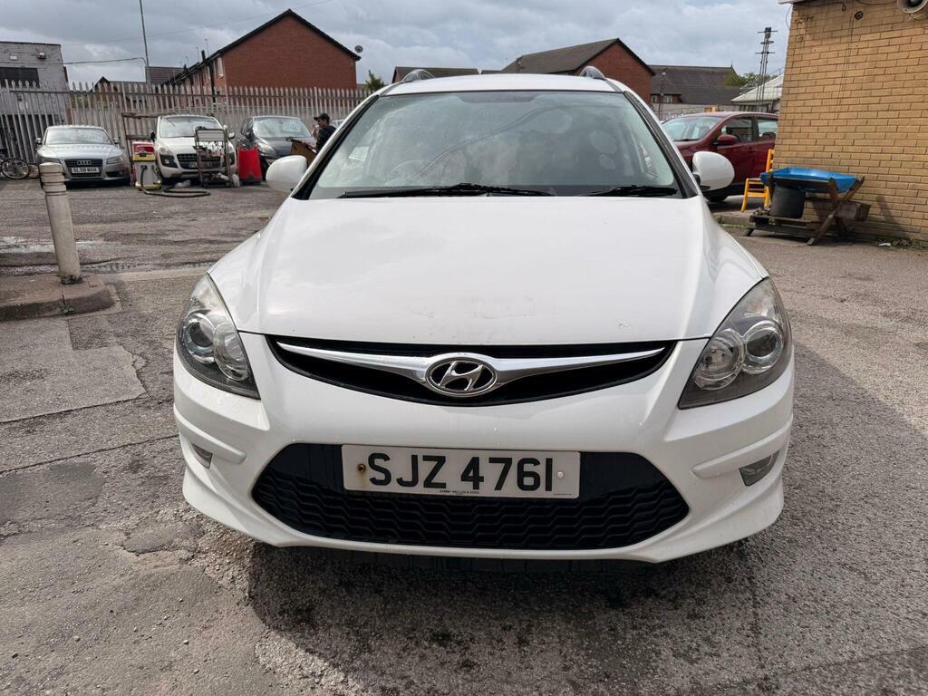 Hyundai I30 1.6 Crdi Comfort Euro 4 White #2