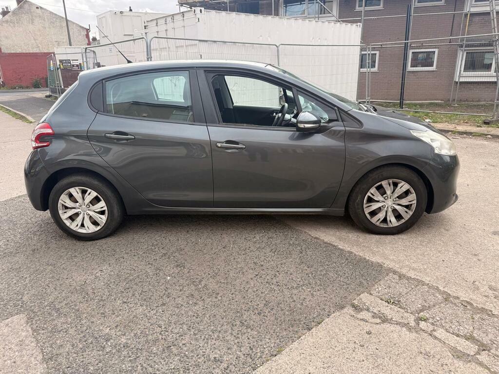 Peugeot 208 1.4 Hdi Access Euro 5 Grey #4