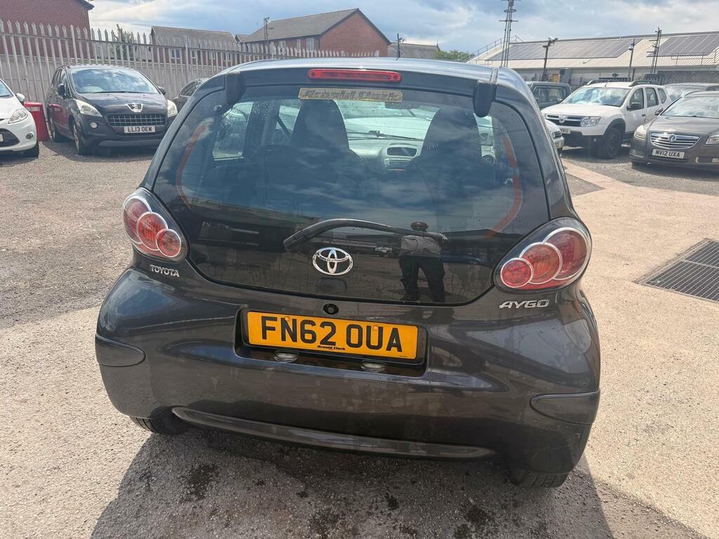 Toyota Aygo Ice Green #7