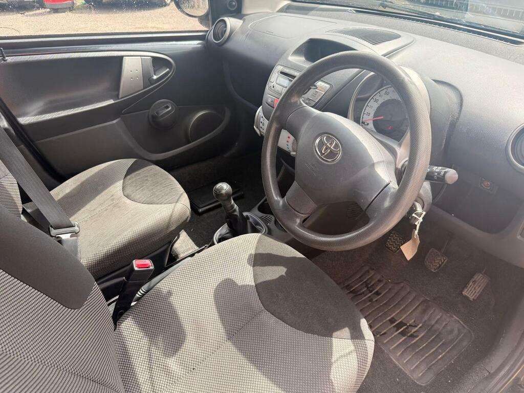 Toyota Aygo Ice Green #12