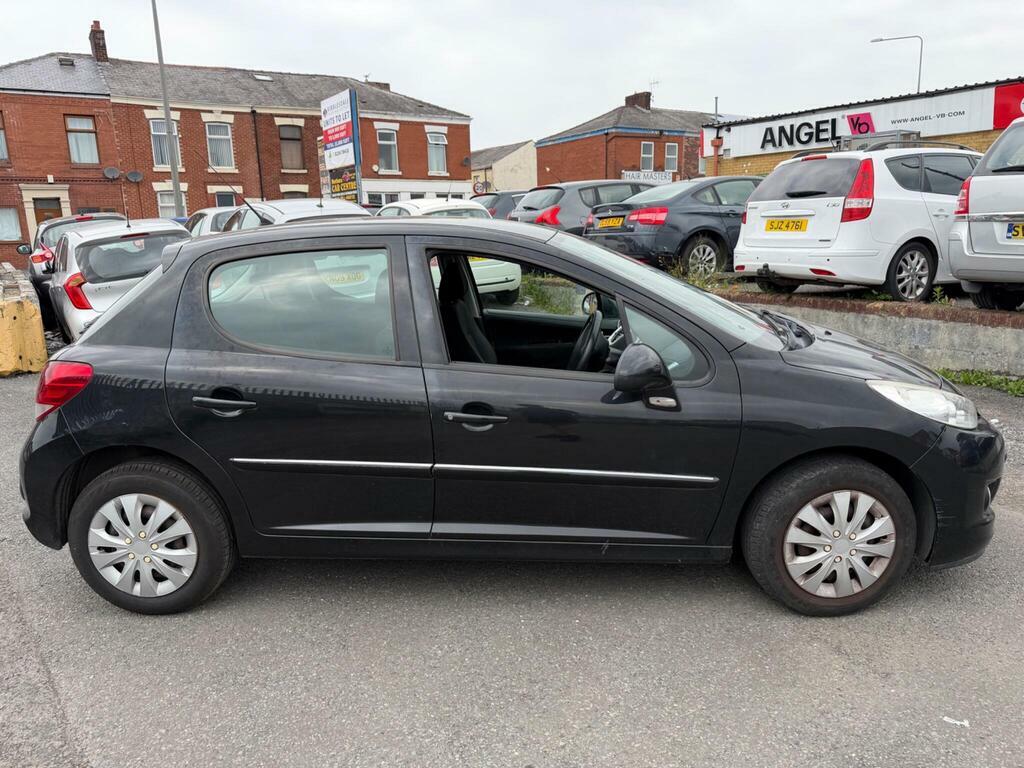 Peugeot 207 1.4 Active Euro 5 Black #4