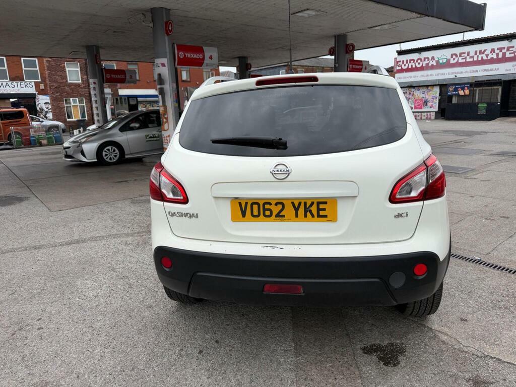 Nissan Qashqai Hatchback Red #7