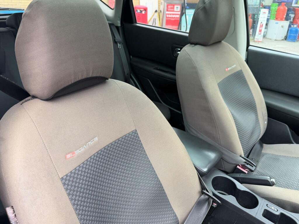 Nissan Qashqai Hatchback Red #13
