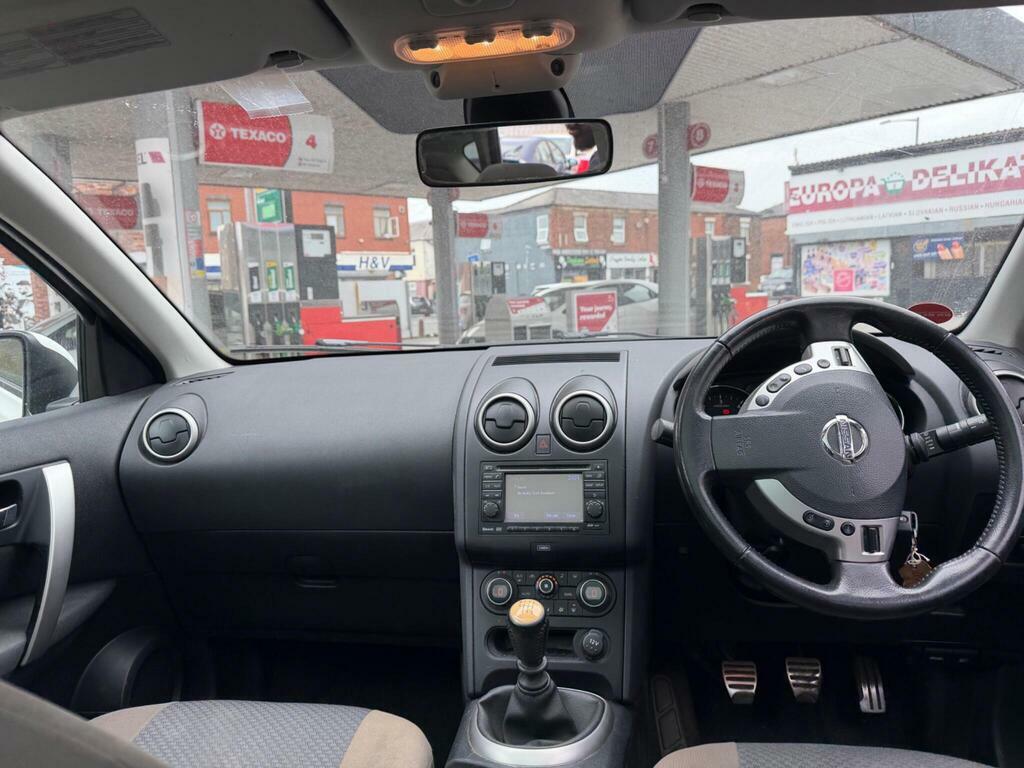 Nissan Qashqai Hatchback Red #10