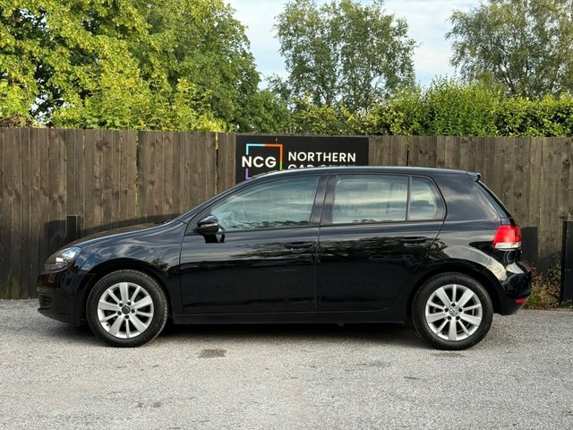 Volkswagen Golf 2011 1.6 Tdi Bluemotion Tech Match Hatchback D Black #5