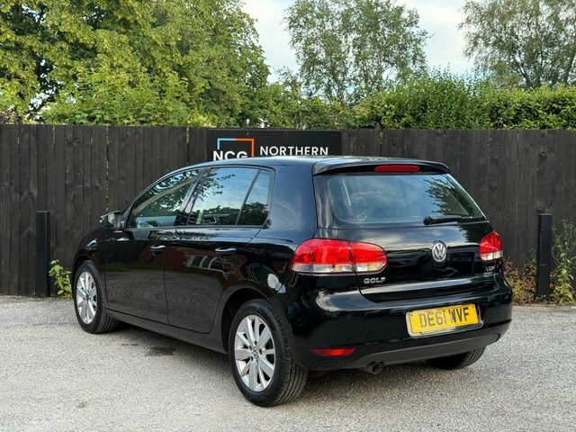 Volkswagen Golf 2011 1.6 Tdi Bluemotion Tech Match Hatchback D Black #4
