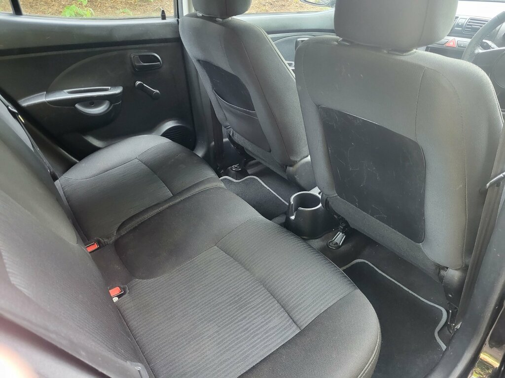 Kia Picanto Strike 5-Door Red #9