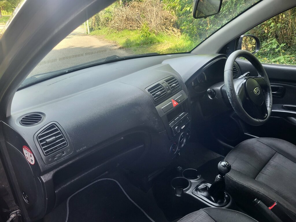 Kia Picanto Strike 5-Door Red #7