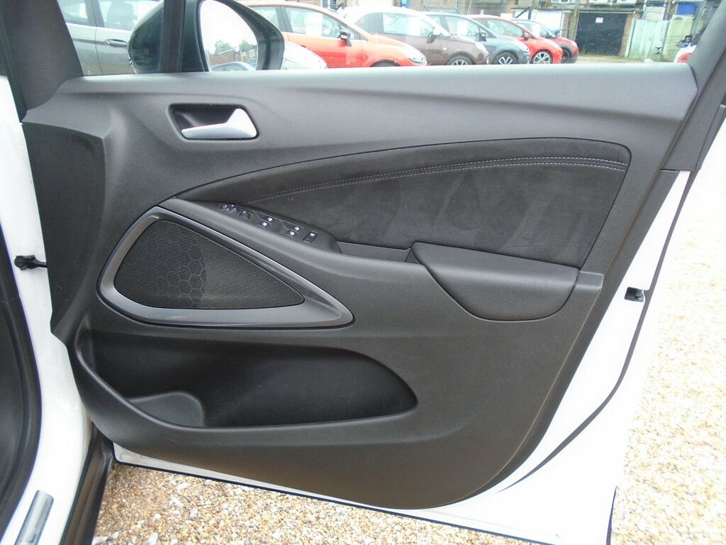 Vauxhall Crossland Ultimate Black #13