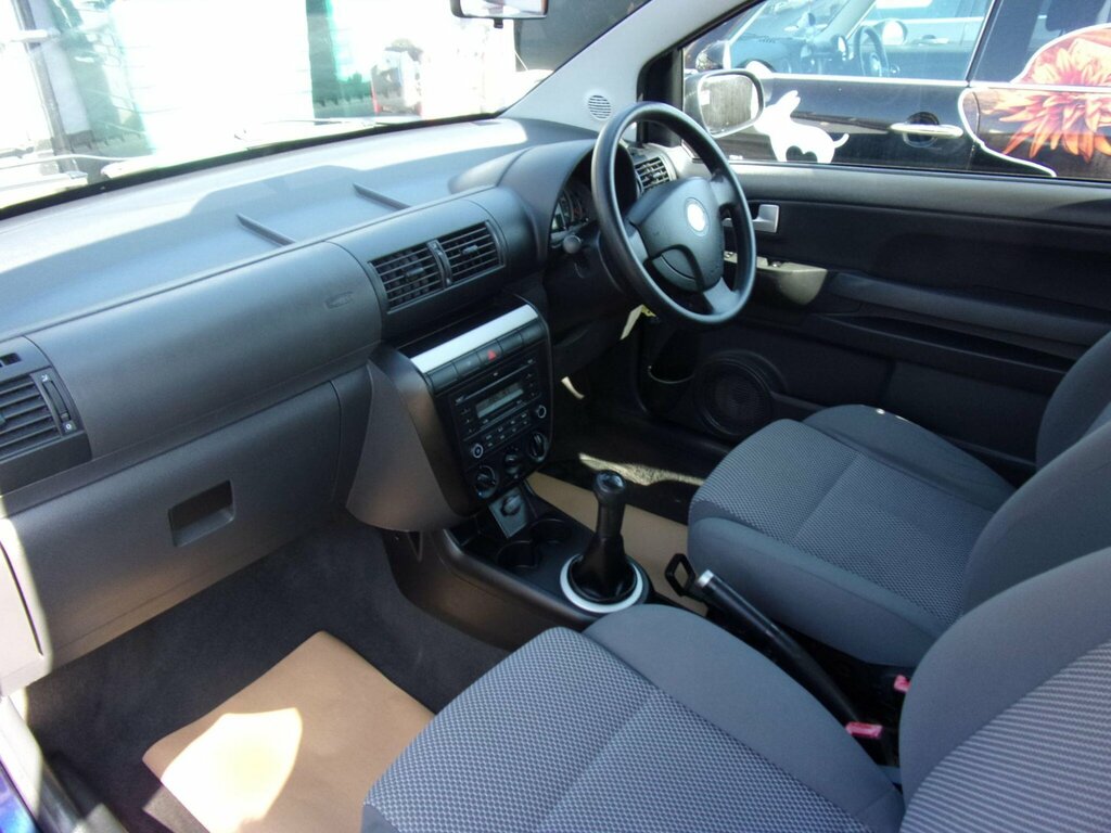 Volkswagen Fox 6V Urban Fox Euro 4 Red #7