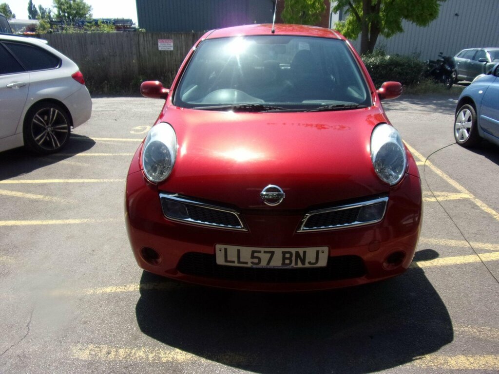 Nissan Micra 1.4 16V Acenta Red
