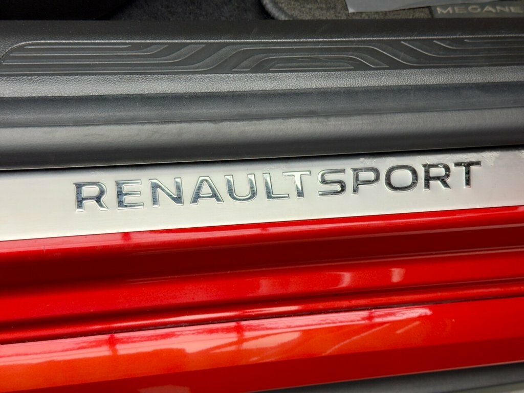 Renault Megane Iconic White #14