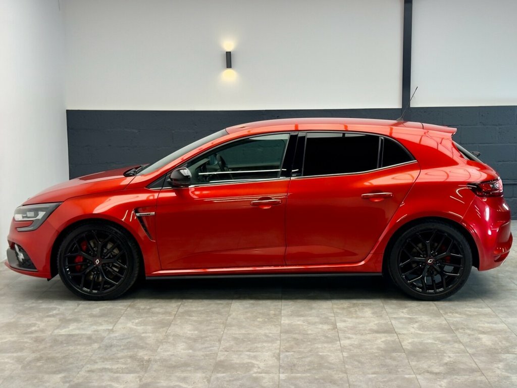 Renault Megane Iconic White #23