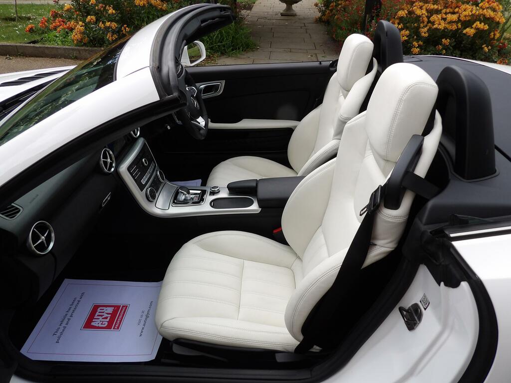 Mercedes-Benz SLC 2.0 Slc200 Amg Line Convertible G-troni White #3