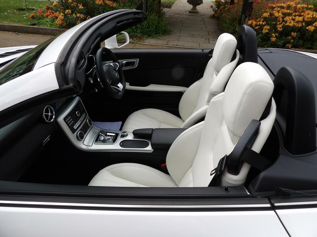 Mercedes-Benz SLC 2.0 Slc200 Amg Line Convertible G-troni White #4