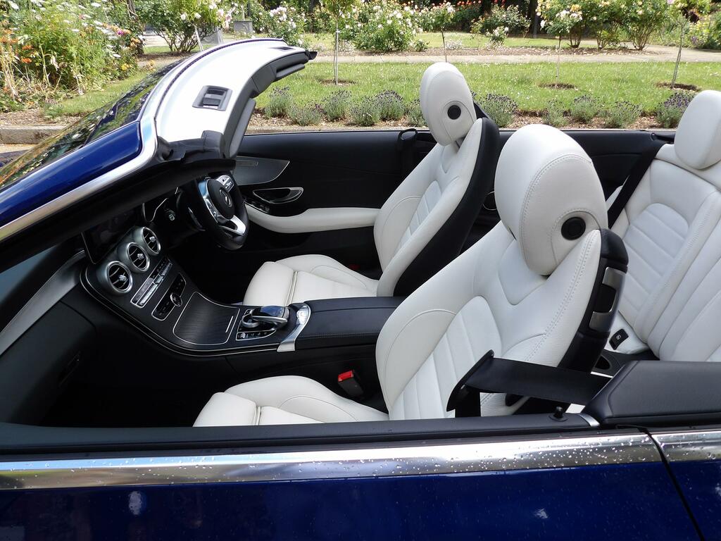 Mercedes-Benz C Class 2.0 C300d Amg Line Premium Cabriolet Blue #4