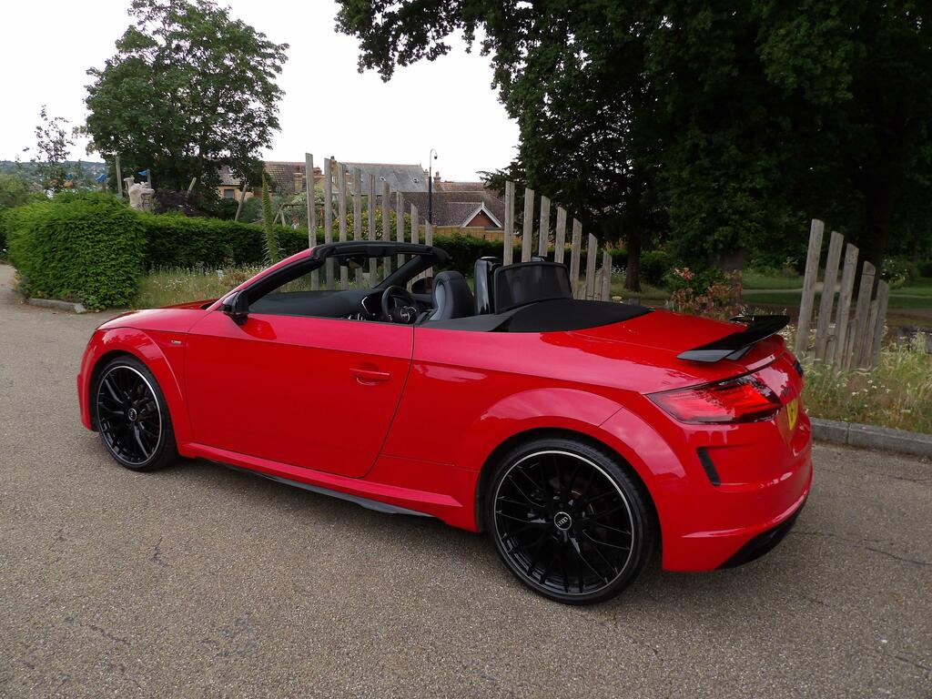 Audi TT 2.0 Tfsi 40 Black Edition Roadster S Tr Red #4