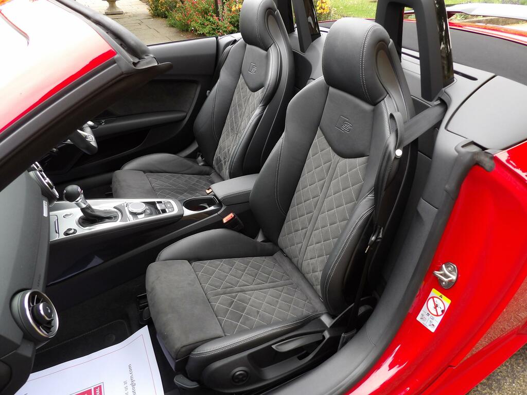 Audi TT 40 Tfsi Black Edition S Tronic Red #18