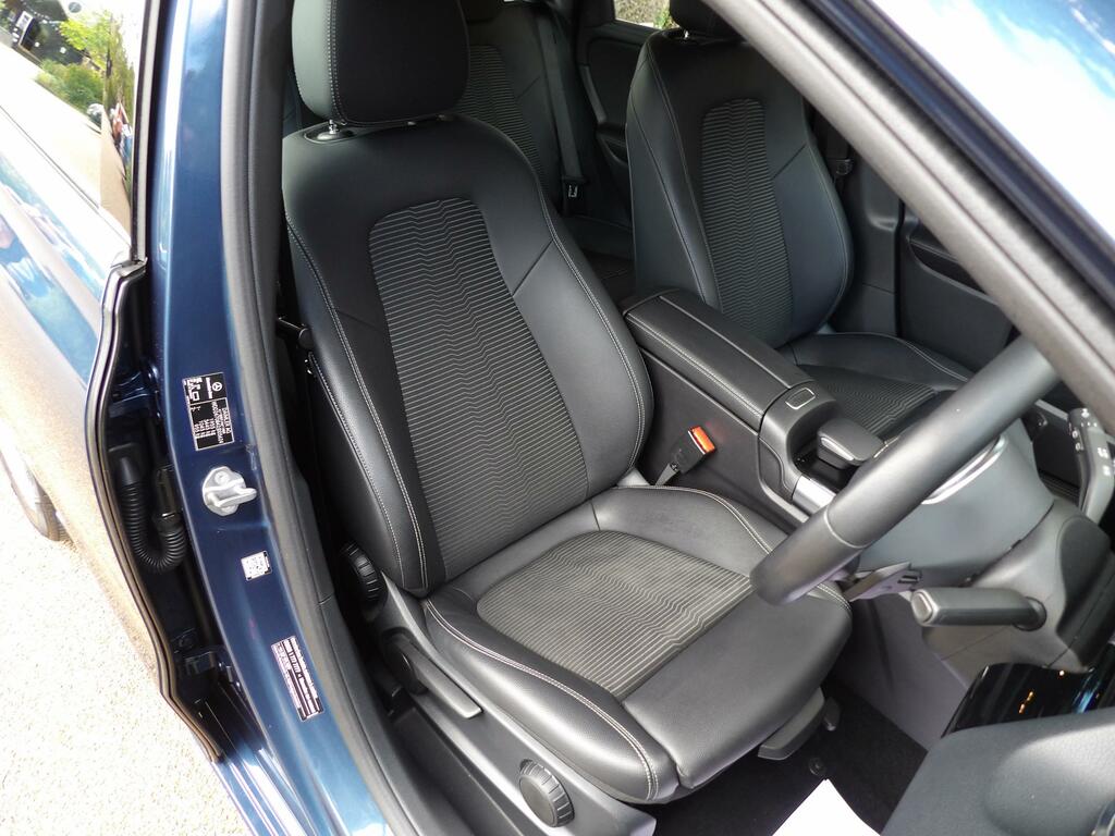 Mercedes-Benz B Class B200d Sport Premium Plus Black #16