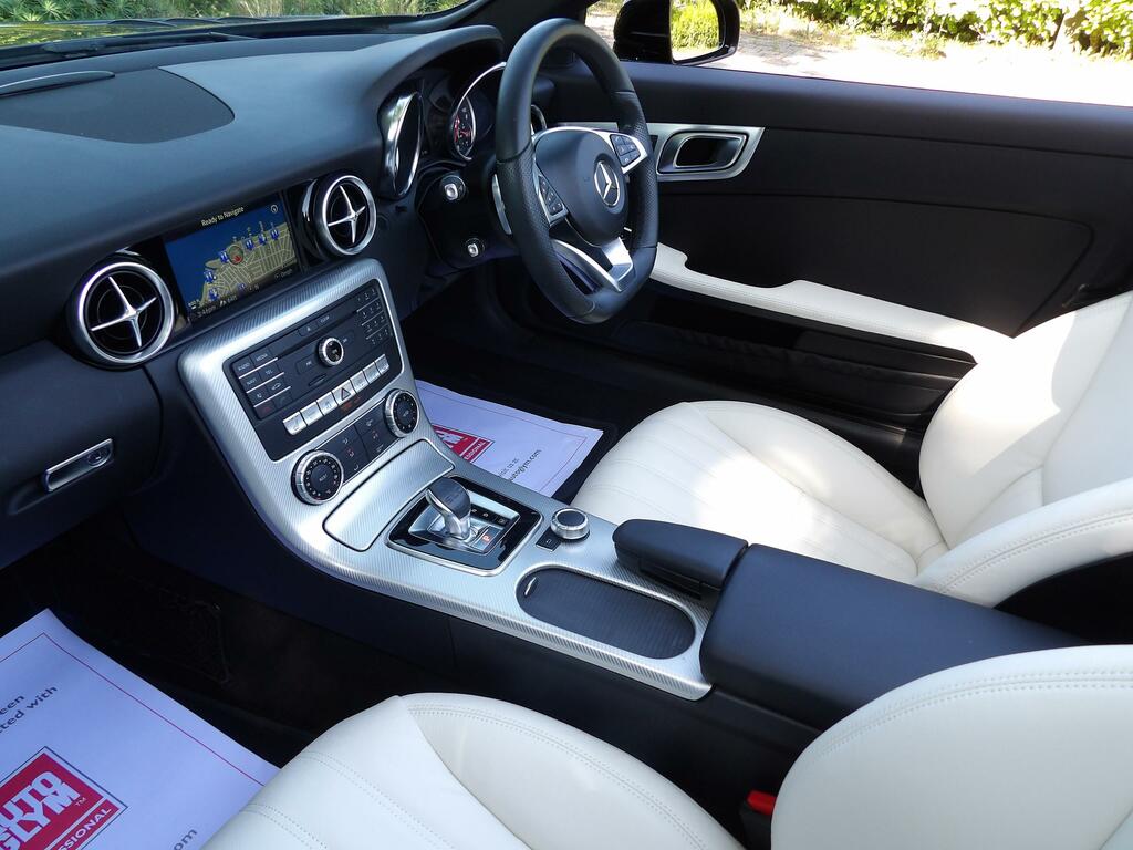 Mercedes-Benz SLC 1.6 Slc180 Amg Line Convertible G-troni Black #5