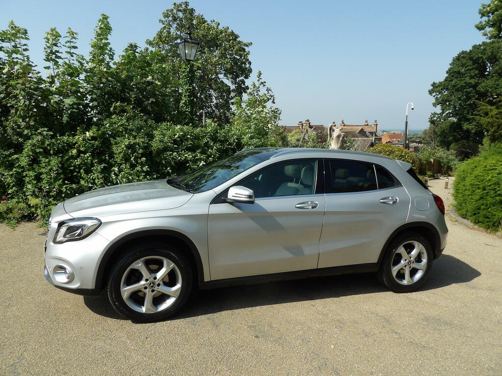 Mercedes-Benz GLA Class 2.1 Gla200d Sport Premium Plus Suv 7G Silver #6