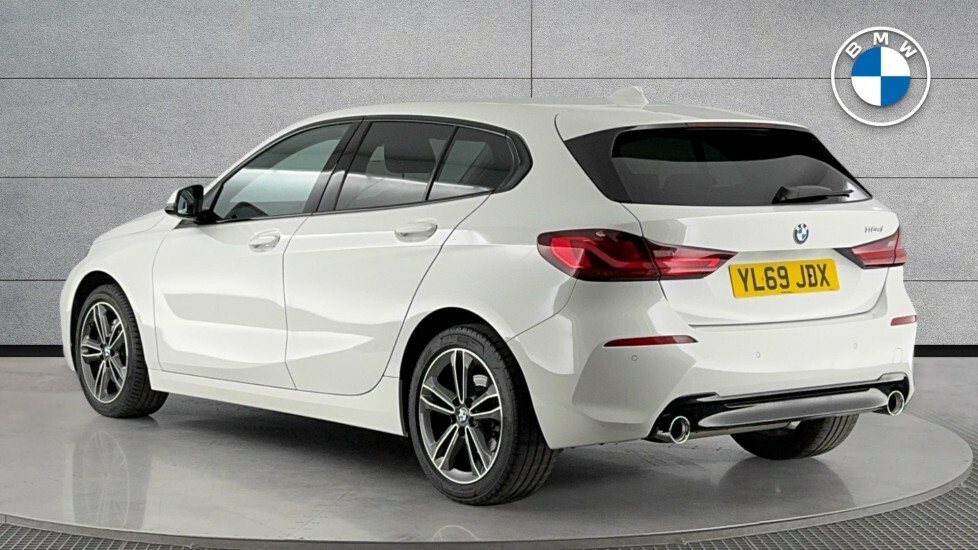 BMW 1 Series 118D Sport YL69JDX White #2
