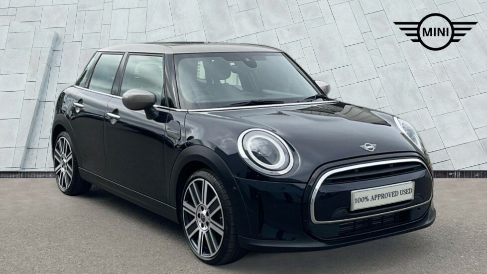 Mini Hatch 5-Door Hatch Cooper Exclusive Black