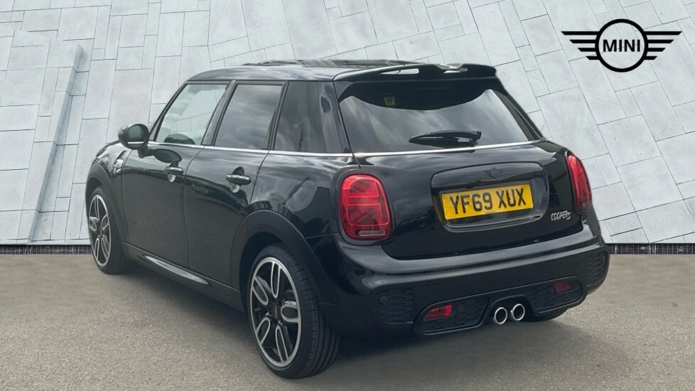 Mini Hatch 5-Door Hatch Cooper S Sport YF69XUX Black #2
