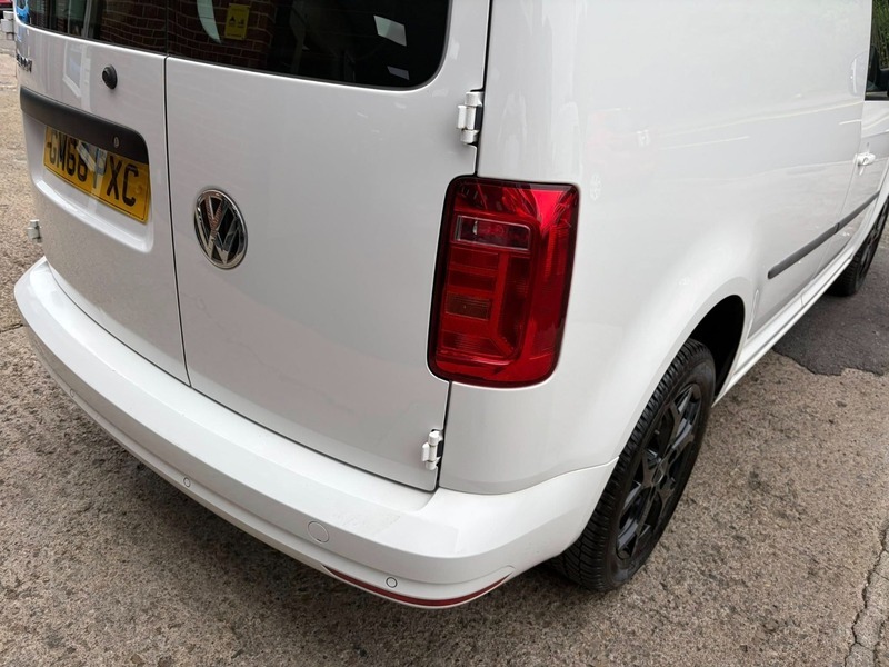 Volkswagen Caddy 2.0 Tdi Bluemotion Tech 102Ps Highline Nav Van Black #15