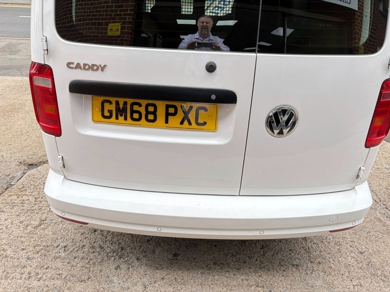 Volkswagen Caddy 2.0 Tdi Bluemotion Tech 102Ps Highline Nav Van Black #14