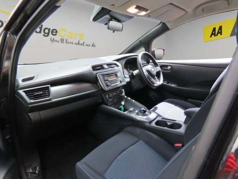 Nissan Leaf 40Kwh Visia Black #6