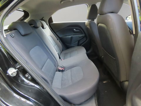 Kia RIO Hatchback White #10