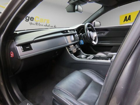 Jaguar XF Prestige 4-Door Silver #7