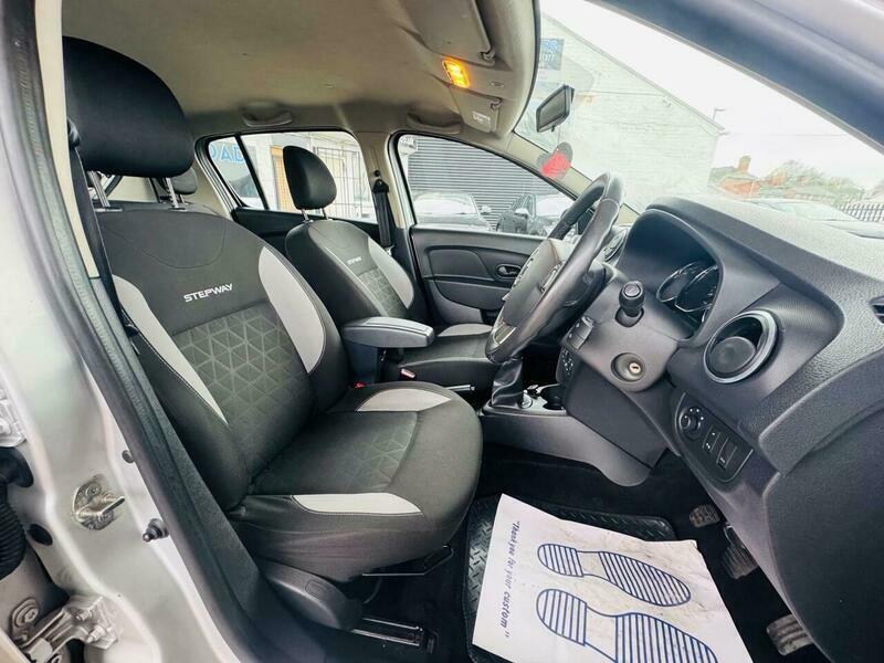Dacia Sandero Access White #10