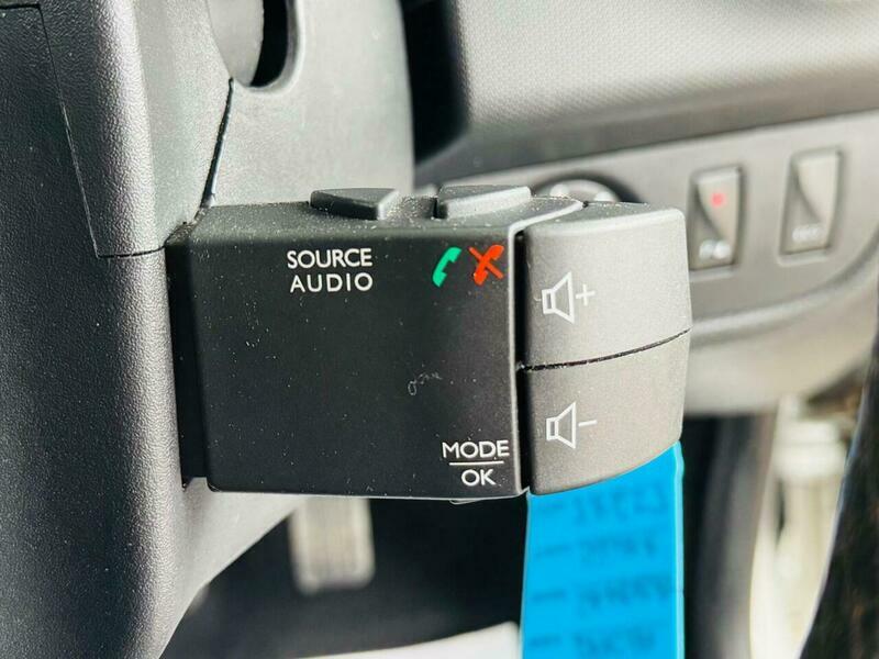 Dacia Sandero Access White #20