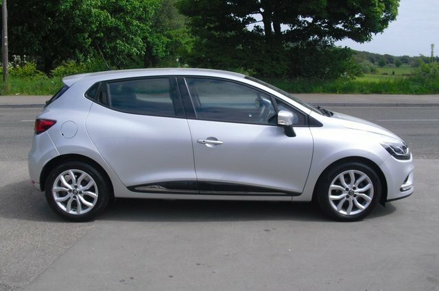 Renault Clio Hatchback HK18BVR Silver #2