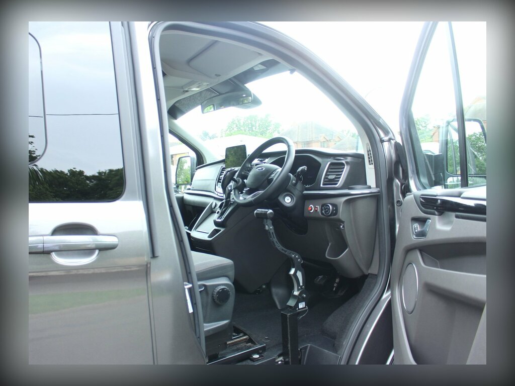 Ford Tourneo Custom 2.0 320 Ecoblue Titanium Wav Minibus Double Cab Grey #6