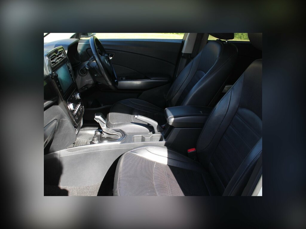 SsangYong Tivoli Ultimate Nav Blue #12