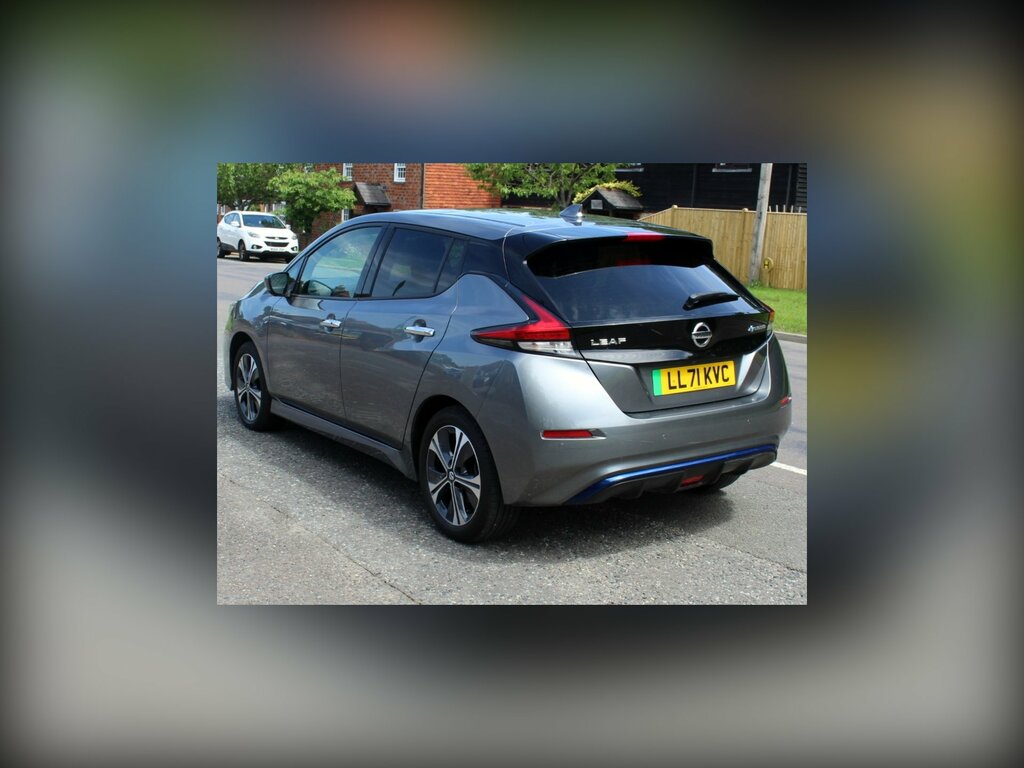 Nissan Leaf 62Kwh E N-connecta Hatchback 2 LL71KVC Grey #3