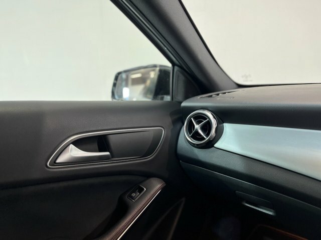 Mercedes-Benz GLA Class Gla 180 Urban Edition #30