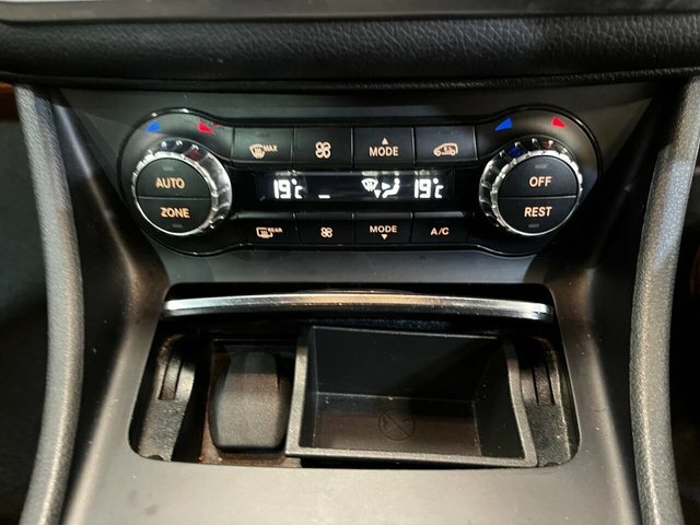Mercedes-Benz GLA Class Gla 180 Urban Edition #27