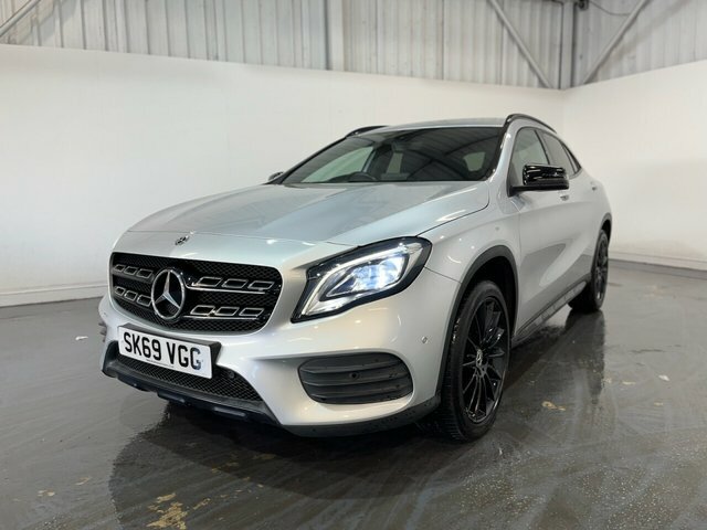 Mercedes-Benz GLA Class 1.6 Gla200 Amg Line Edition Suv 7G-dct Silver #3