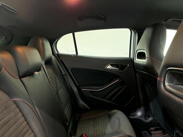 Mercedes-Benz GLA Class Gla 180 Urban Edition #19