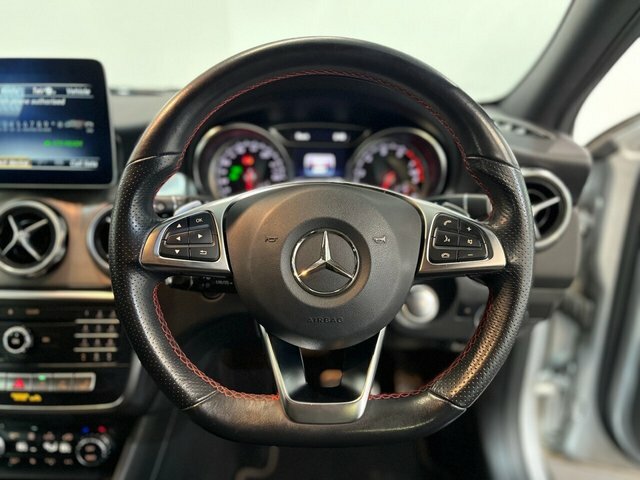 Mercedes-Benz GLA Class Gla 180 Urban Edition #25