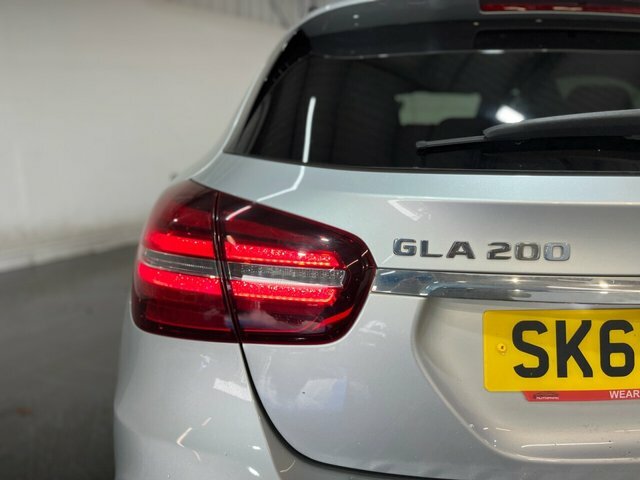 Mercedes-Benz GLA Class Gla 180 Urban Edition #11